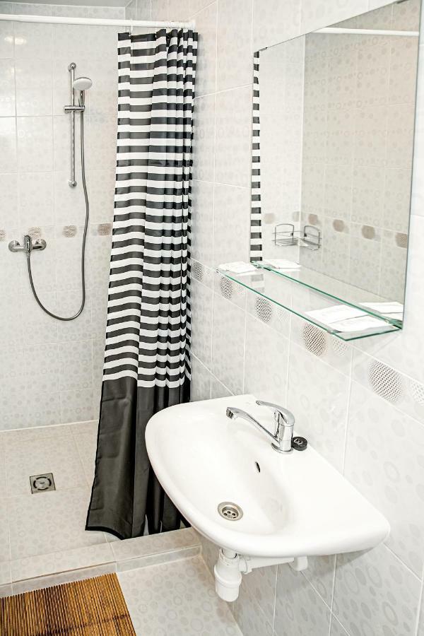 Everena Guest House Rokiskis Exterior foto